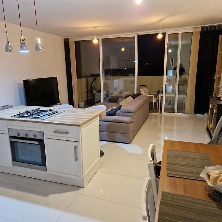 Апартаменти Town Pent House Лука Екстер'єр фото