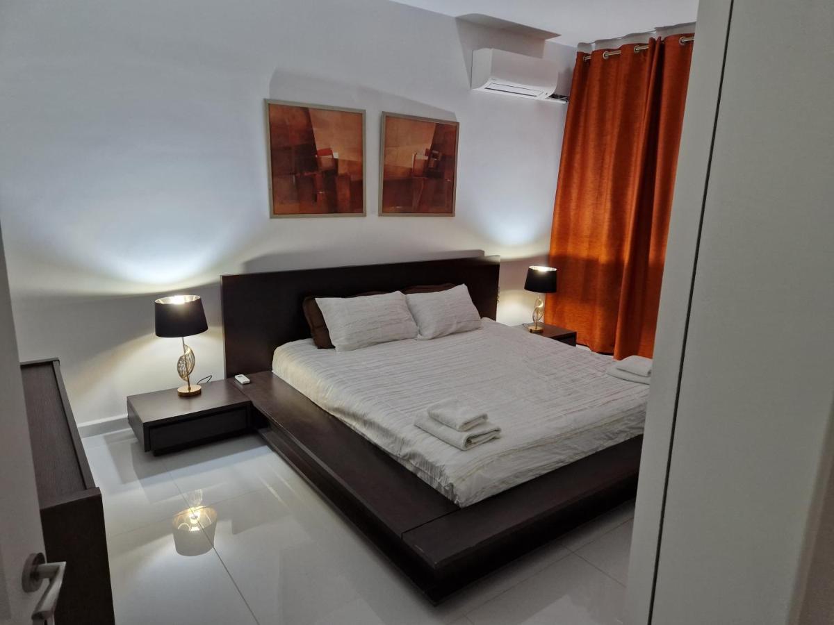 Апартаменти Town Pent House Лука Екстер'єр фото